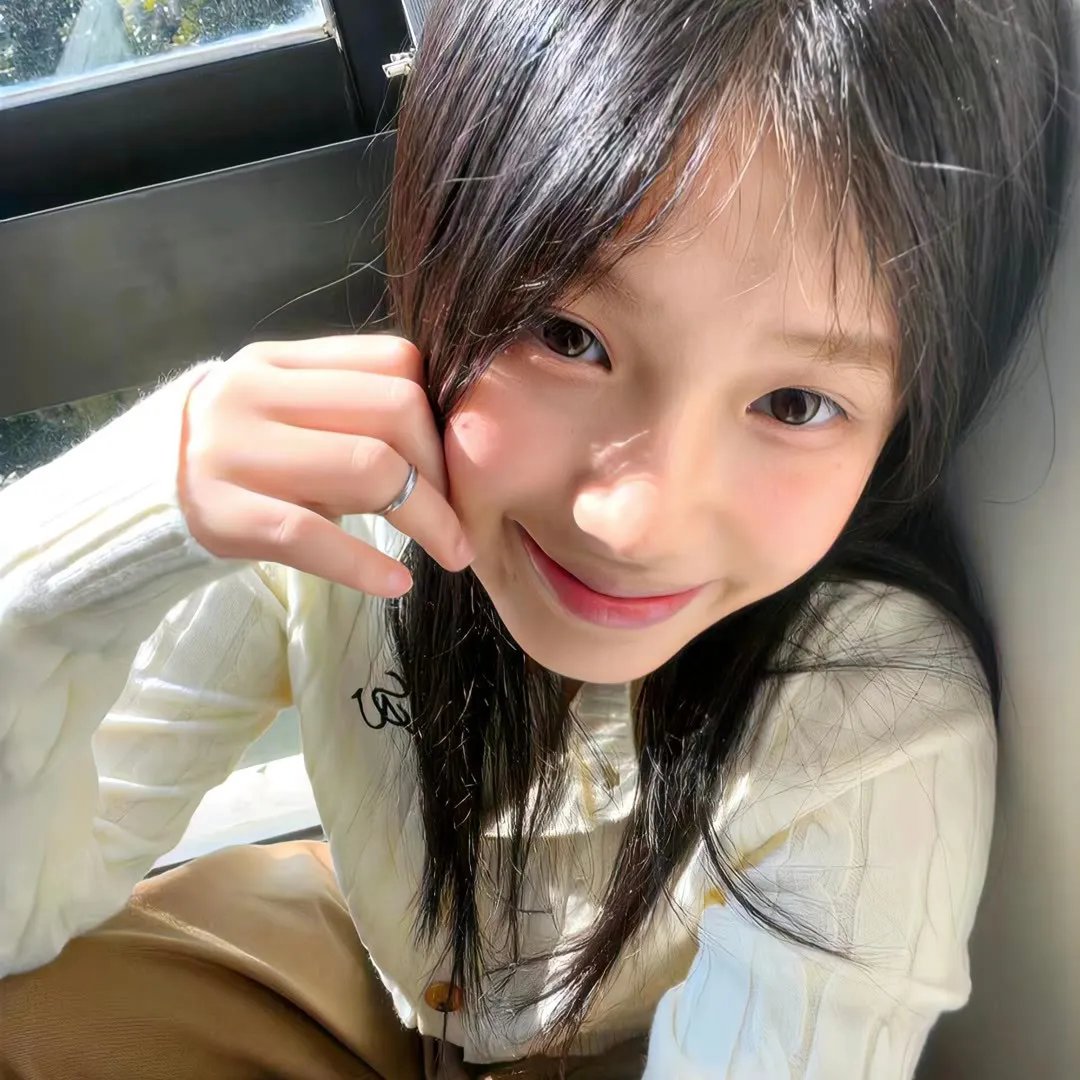 蓝天花朵
